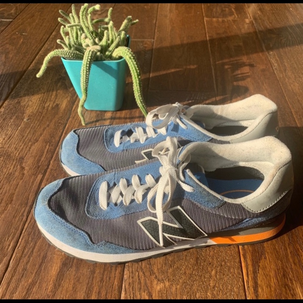 New Balance Men’s sneakers tennis shoes size 10